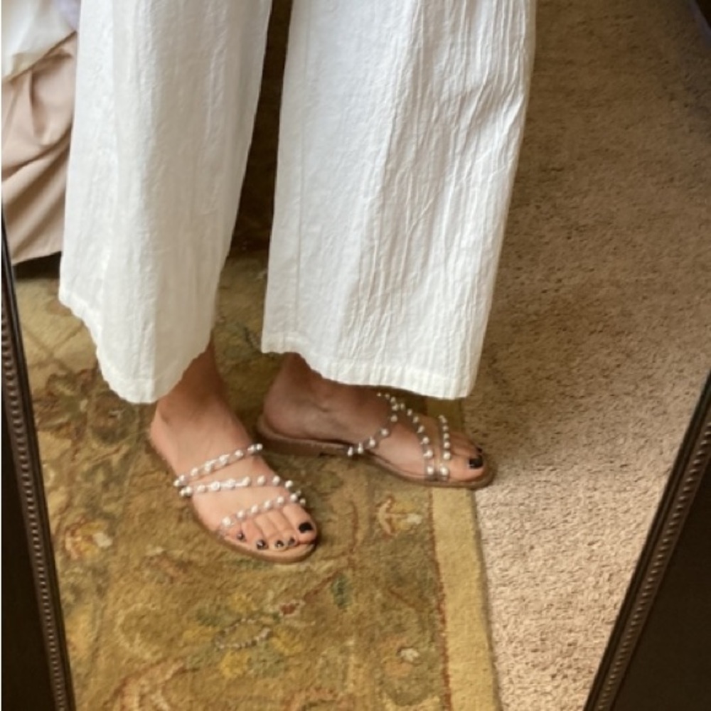 NWOT! Steve Madden Sandals.